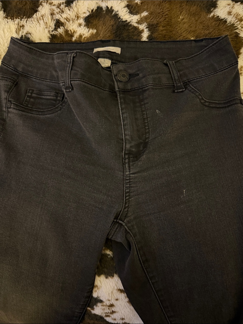 Women's Skinny Jeans in Washed Black